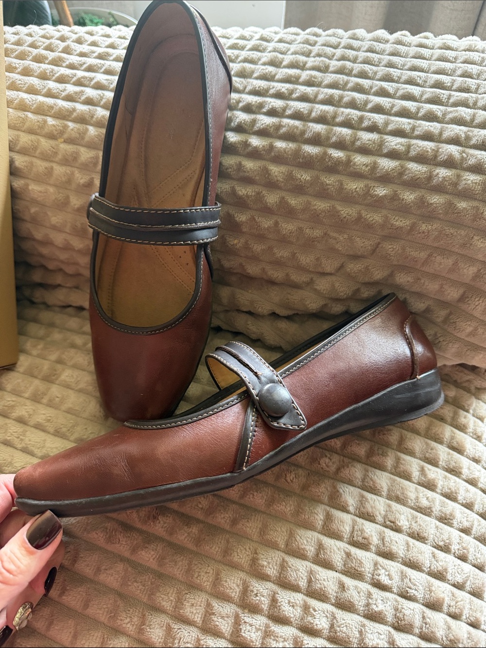 Naturalizer Two-Tone Brown and Black Mary Jane Flats Sz 9 - Picture 3 of 10